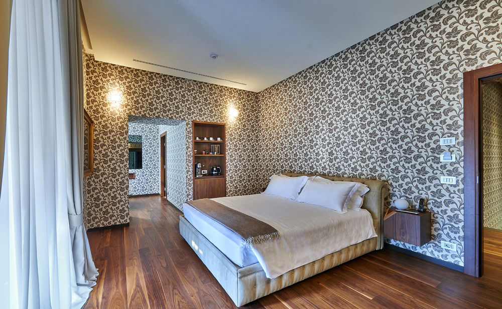 Villa Lario Resort Mandello Манделло-дель-Ларіо Екстер'єр фото